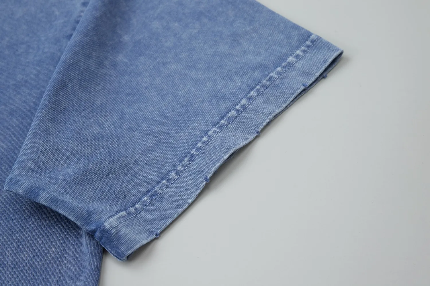 🅿️230 ✨CH✨🆕25SS spring and summer new style Crow ✝ embroidered short-sleeved frame Light luxury essential item for daily commuting for men and women Correct version Welcome to compare Detailed features · 280g 100% pure cotton double yarn jersey fabric · Custom dyed in the same vat, special thickened 32 count double-ply 1X1 thread · Imported Australian pearlescent diamonds✝patterns➕hardware nuts are stamped at high temperature. Ready-made garments are dyed and then faded and fried with snowflakes and frayed. Then washed to make them look old. General washing improves the effect · Double-needle sewing and seam-crossing process · Original main mark washed tag brand moisture-proof paper packaging Color: black/rock coffee/green/red/blue Size: S/M/L/XL